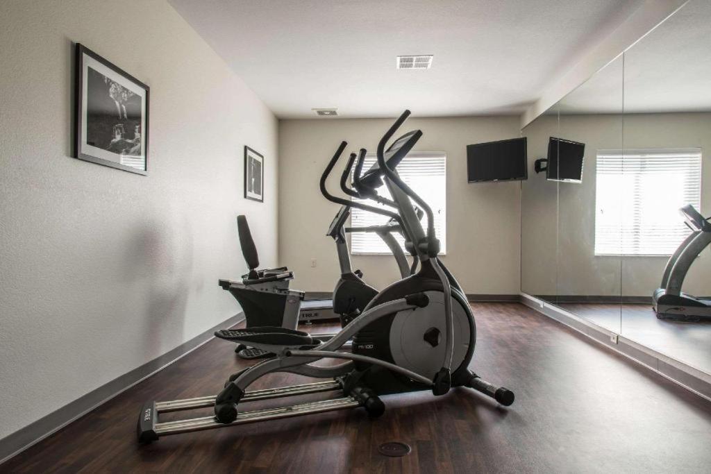 Sleep Inn & Suites Marshall - University Area Εξωτερικό φωτογραφία
